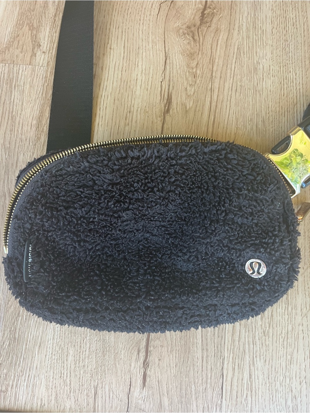 Lululemon Everywhere Fleece Belt Bag 1L Black Sherpa Gold Hardware